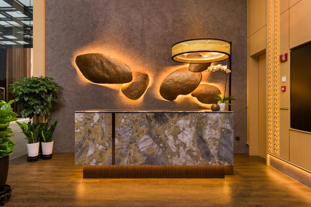 M Resort & Hotel Κουάλα Λουμπούρ Εξωτερικό φωτογραφία The reception desk at the hotel